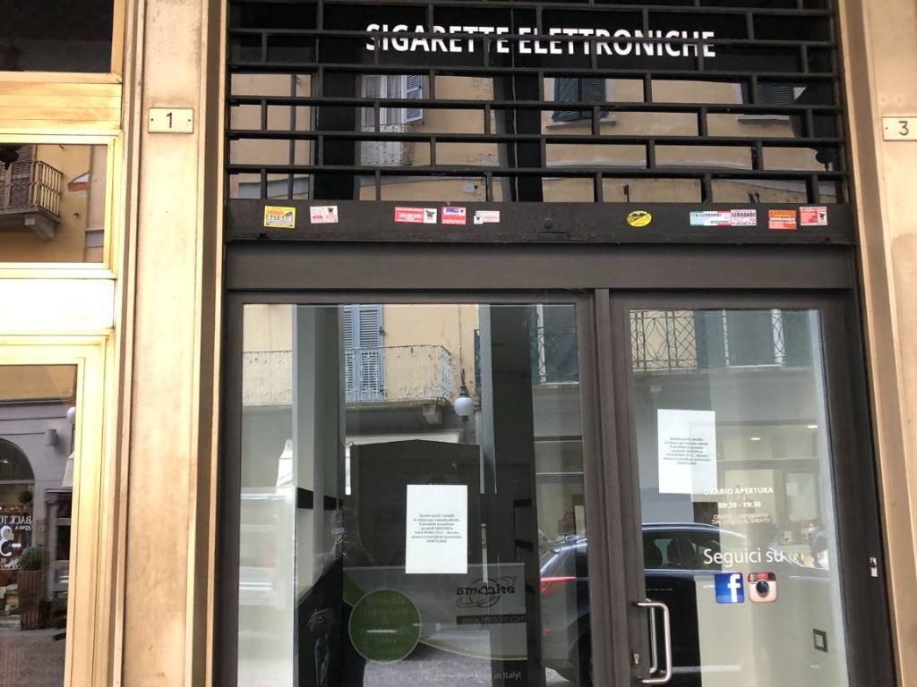 negozio in affitto a Novara in zona Centro Città