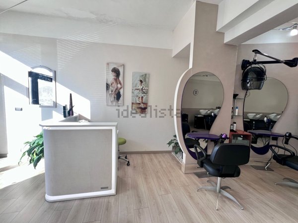 negozio in affitto a Novara in zona zona Porta Mortara