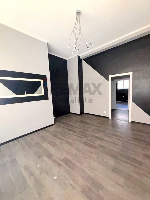 negozio in affitto a Novara