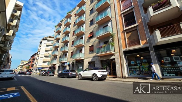 negozio in affitto a Novara in zona zona Sacro Cuore