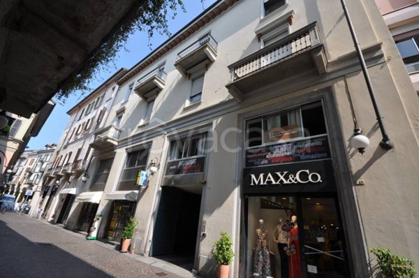 appartamento in affitto a Novara in zona Centro Città