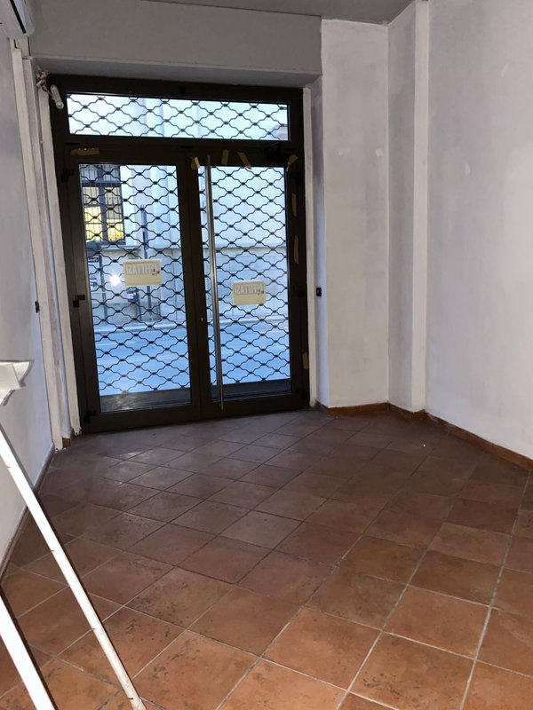 locale commerciale in affitto a Novara in zona Centro Città