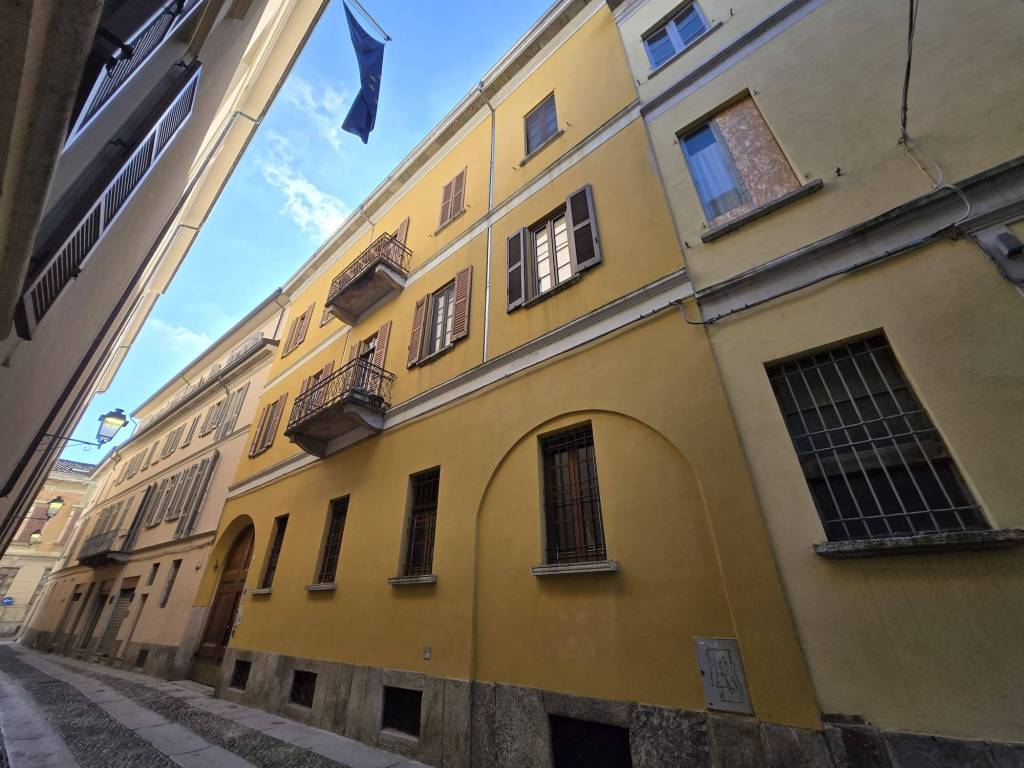 appartamento in affitto a Novara in zona Centro Città