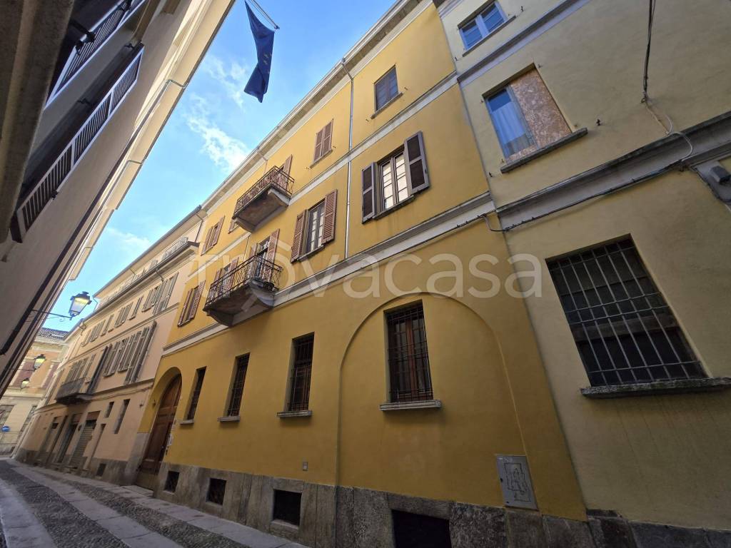 appartamento in affitto a Novara in zona Centro Città