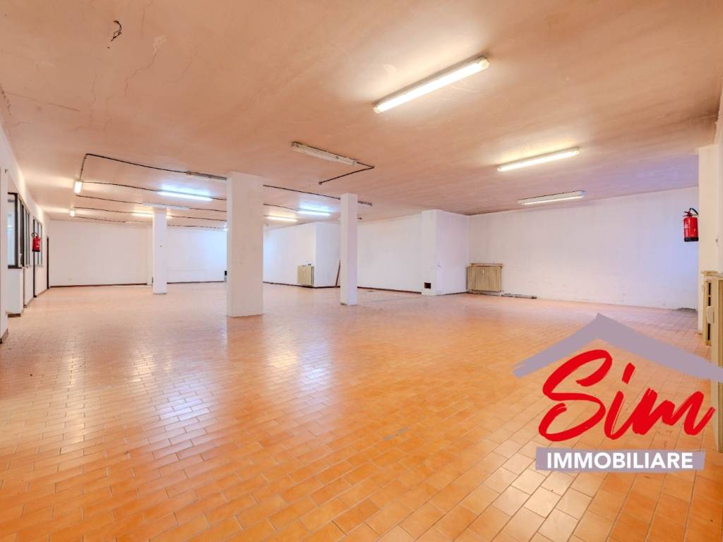 locale commerciale in affitto a Novara in zona zona San Martino