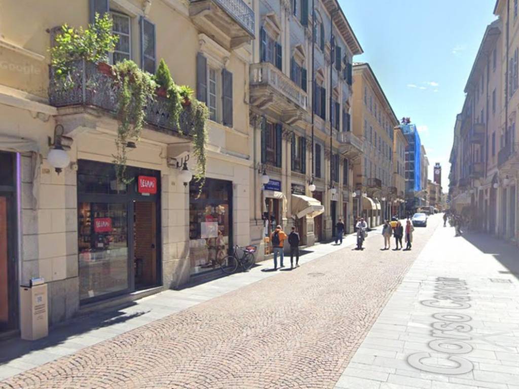 negozio in affitto a Novara