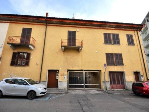 negozio in affitto a Novara in zona Centro Città