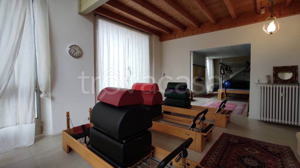 negozio in affitto a Novara in zona Centro Città