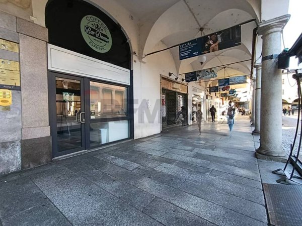 negozio in affitto a Novara in zona Centro Città