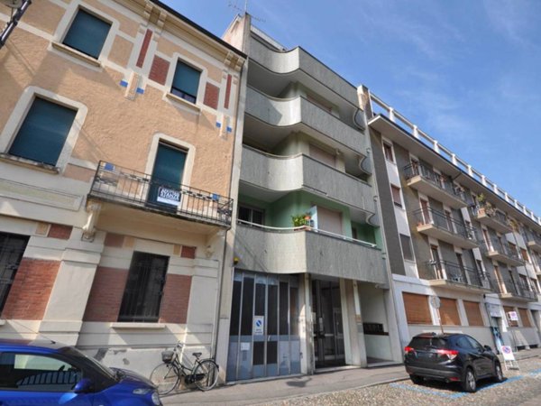 appartamento in affitto a Novara in zona Centro Città