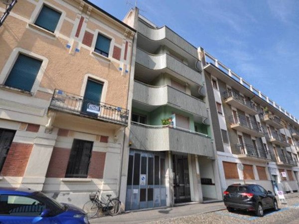 appartamento in affitto a Novara in zona Centro Città