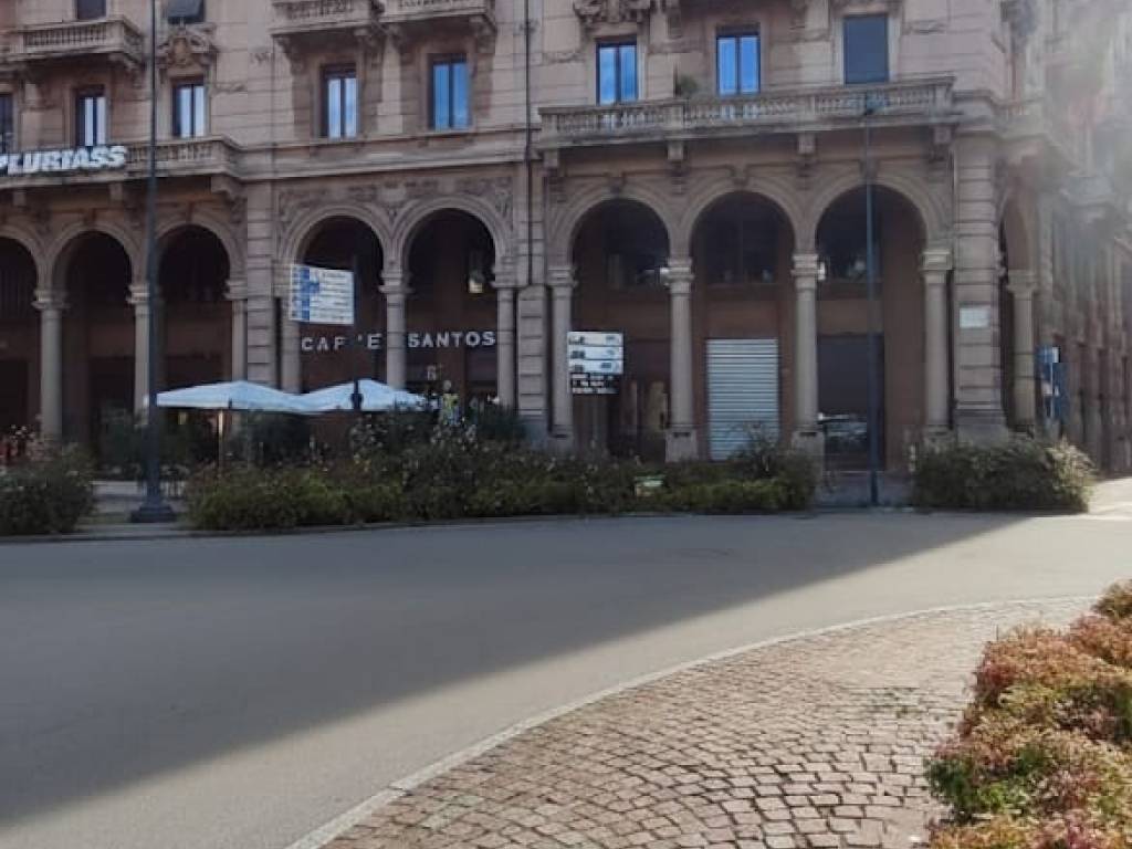 negozio in affitto a Novara in zona Centro Città
