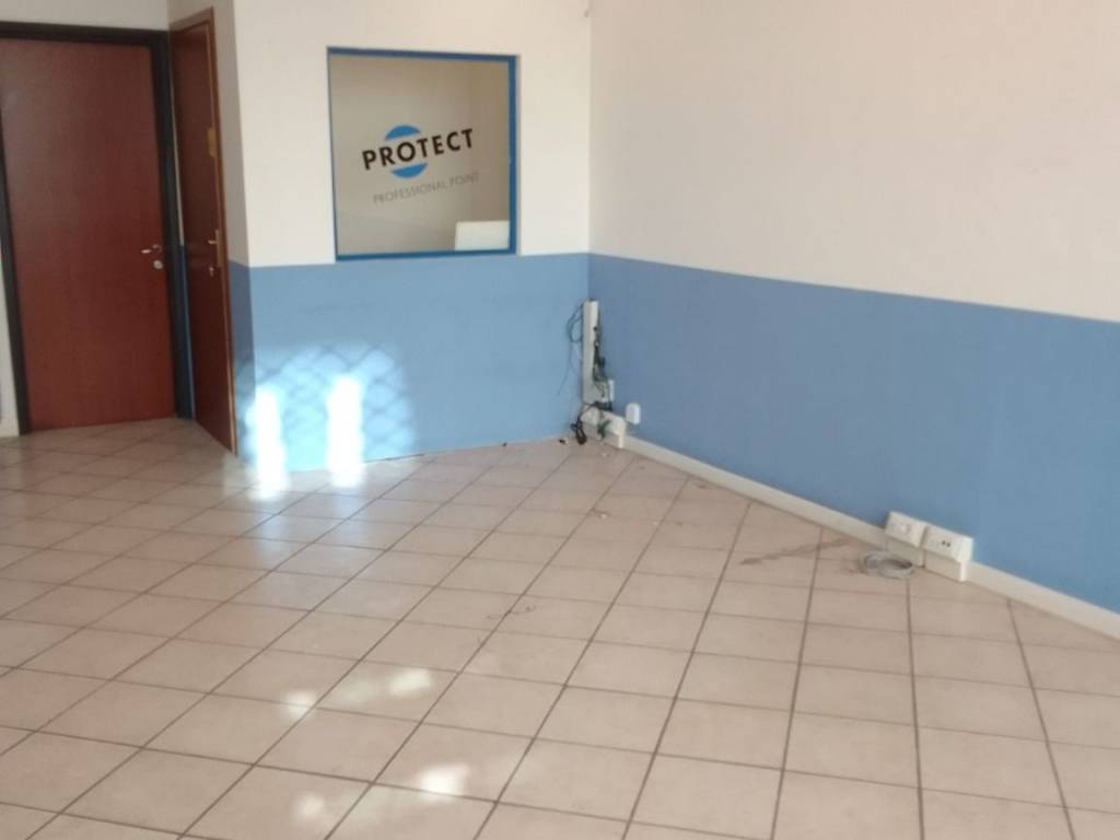 negozio in affitto a Novara in zona zona San Martino