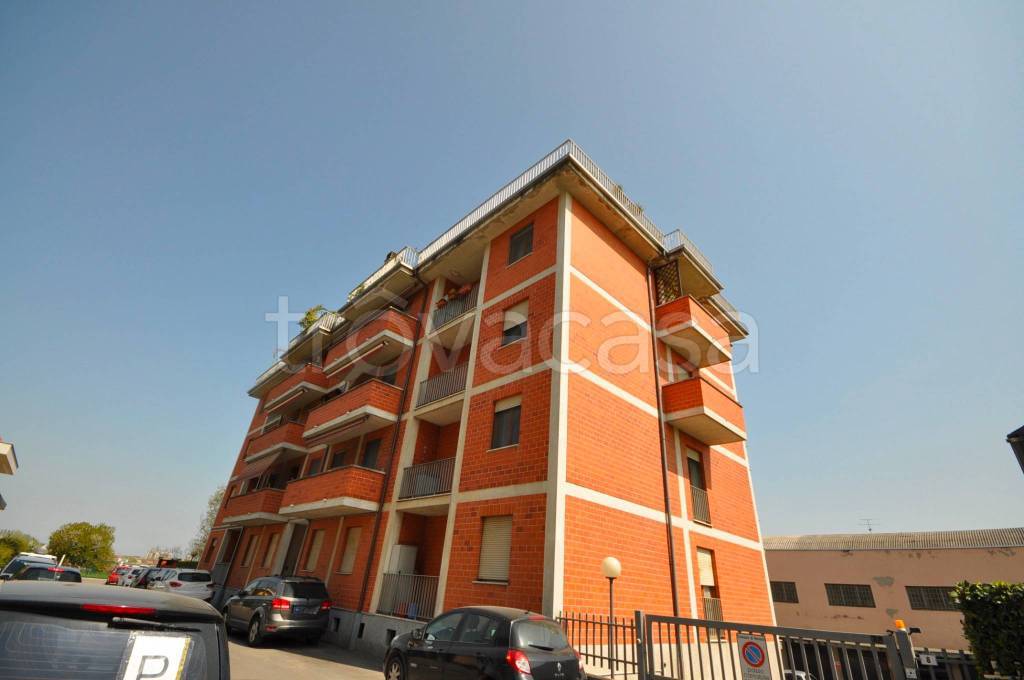 appartamento in affitto a Novara in zona zona Bicocca