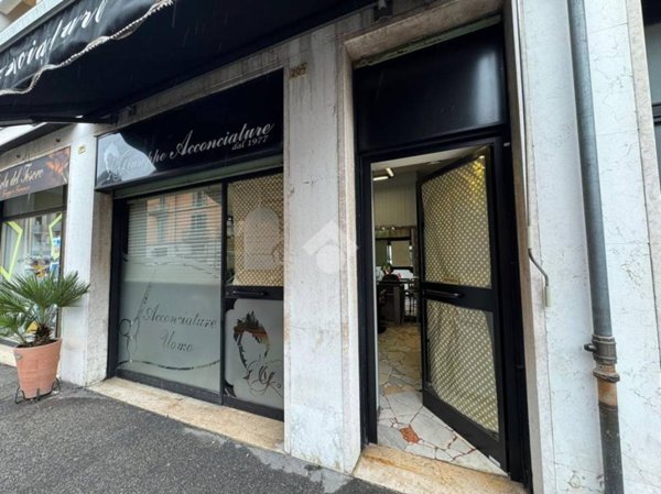 negozio in affitto a Novara in zona zona San Martino