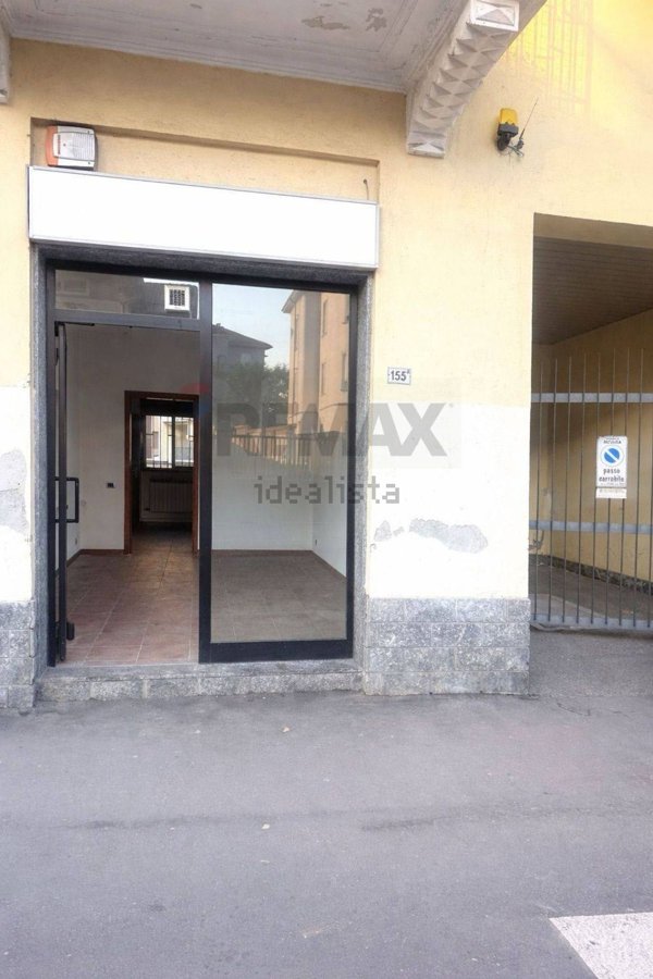 negozio in affitto a Novara in zona zona Bicocca