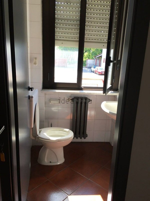 ufficio in affitto a Novara in zona zona Sant'Agabio