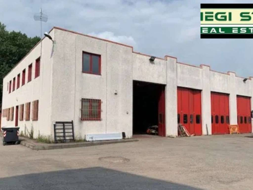 locale commerciale in affitto a Novara in zona Pernate