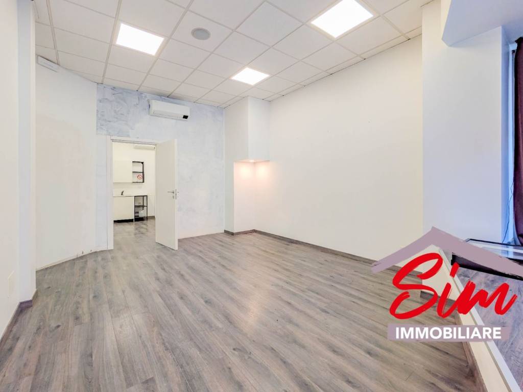 negozio in affitto a Novara in zona zona Sacro Cuore