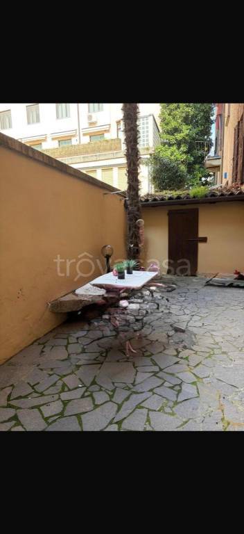 appartamento in affitto a Novara in zona Centro Città