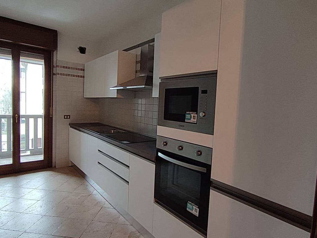 appartamento in affitto a Novara in zona Centro Città