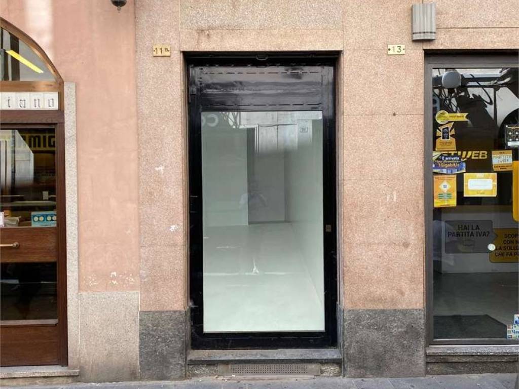 negozio in affitto a Novara in zona Centro Città