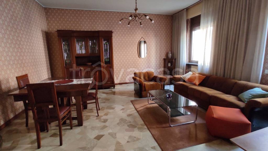 appartamento in affitto a Novara in zona zona San Martino