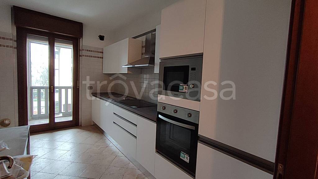 appartamento in affitto a Novara in zona Centro Città