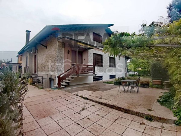 casa indipendente in affitto a Novara in zona Vignale