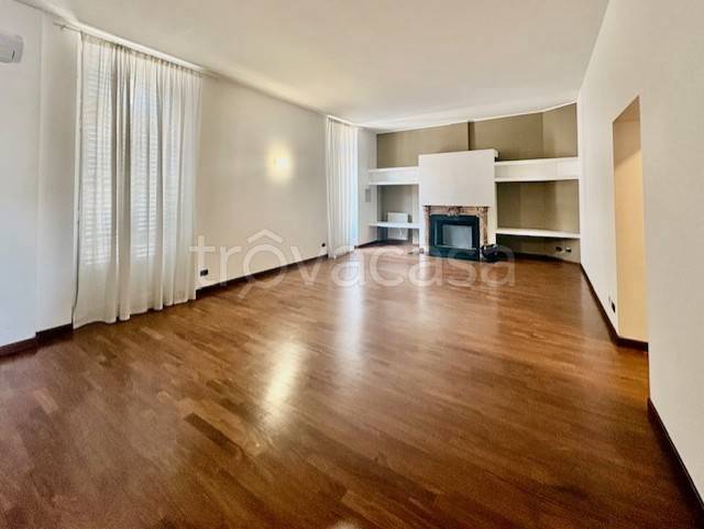 appartamento in affitto a Novara in zona Centro Città