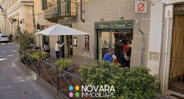 negozio in affitto a Novara in zona Centro Città