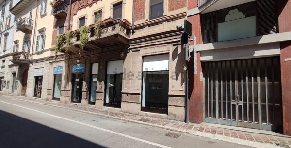 locale commerciale in affitto a Novara in zona Centro Città