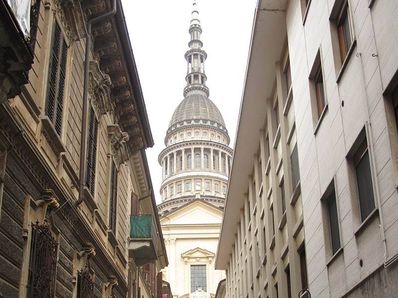 negozio in affitto a Novara in zona Centro Città