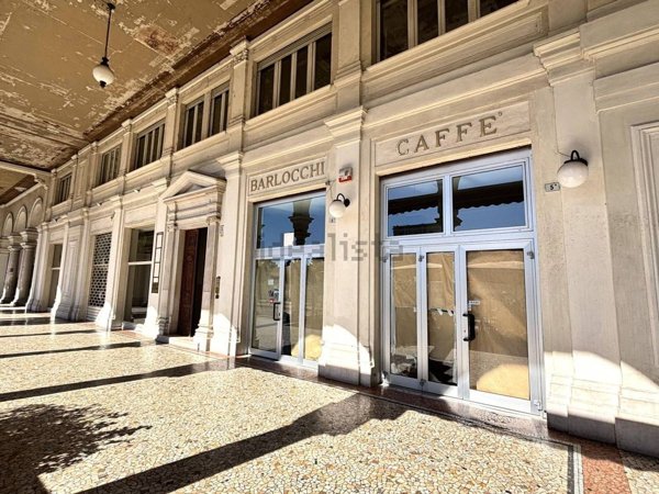 locale commerciale in affitto a Novara in zona Centro Città