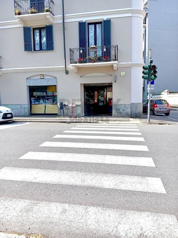 negozio in affitto a Novara in zona zona Sacro Cuore