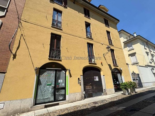 negozio in affitto a Novara in zona Centro Città