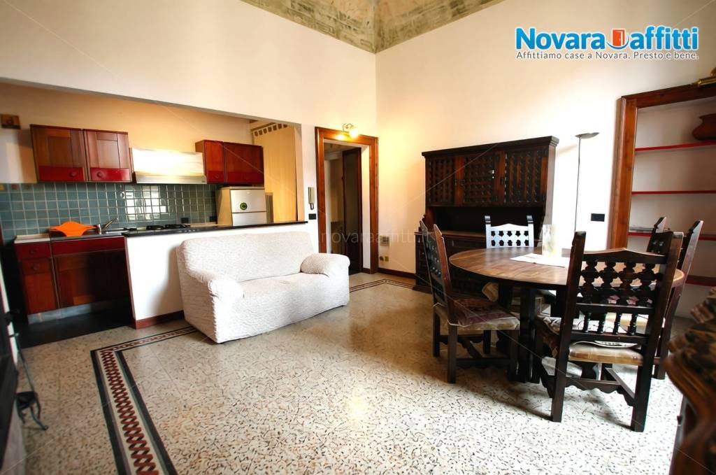 appartamento in affitto a Novara in zona Centro Città