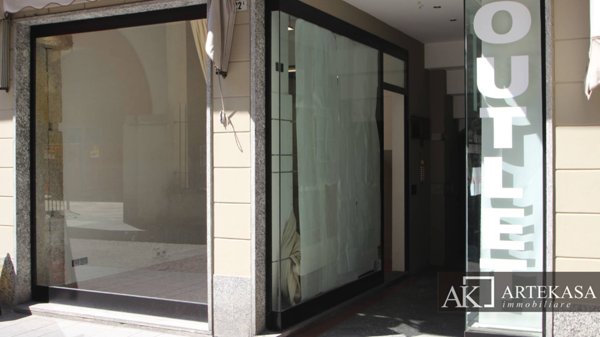negozio in affitto a Novara in zona Centro Città
