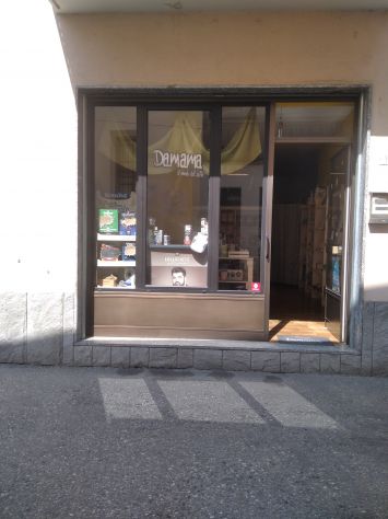 negozio in affitto ad Oleggio