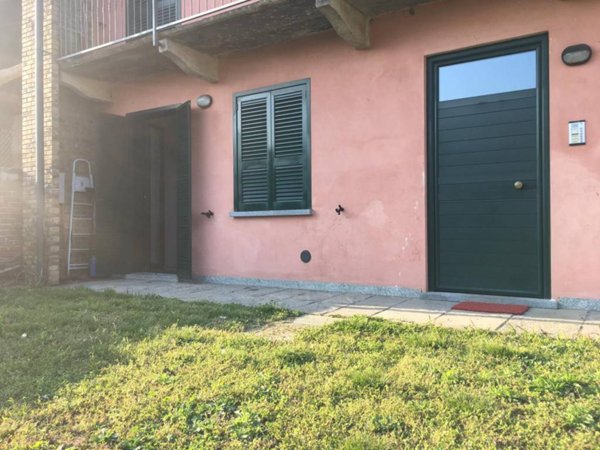 appartamento in affitto ad Oleggio in zona Loreto