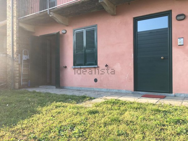 appartamento in affitto ad Oleggio in zona Loreto