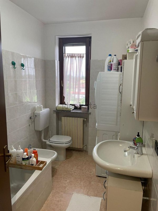 appartamento in affitto ad Oleggio in zona Bedisco