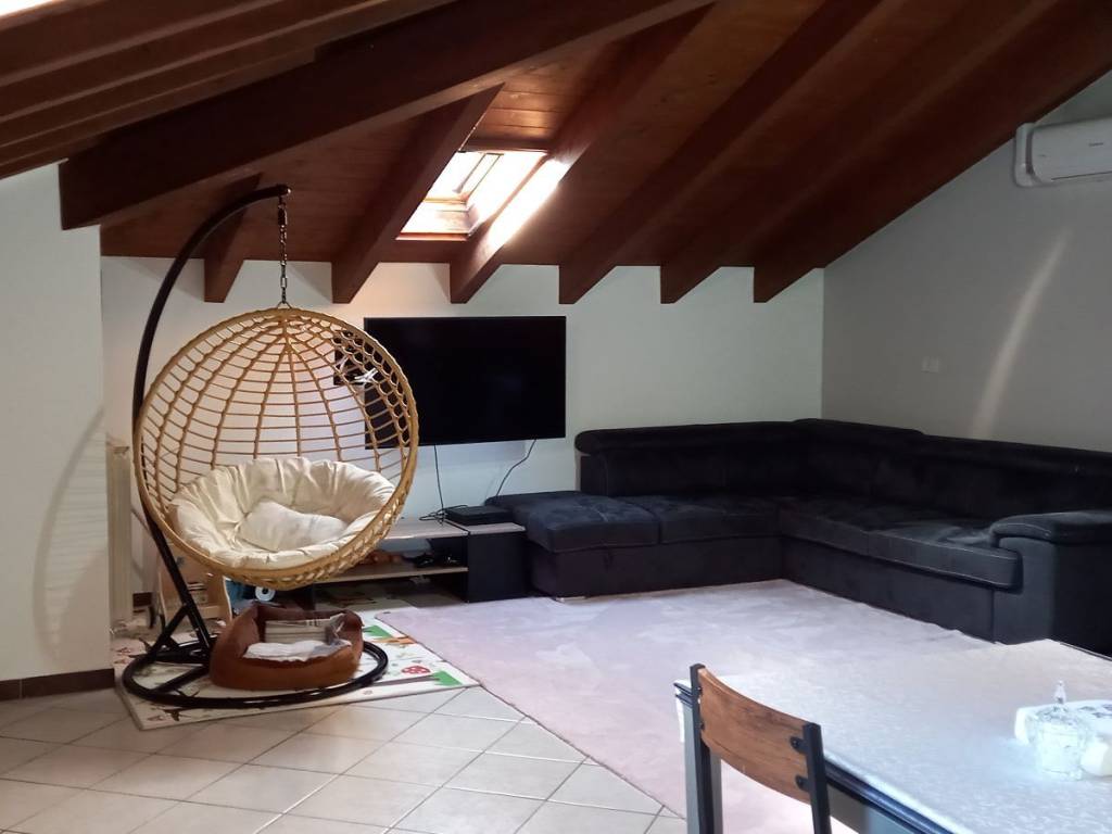 appartamento in affitto ad Oleggio