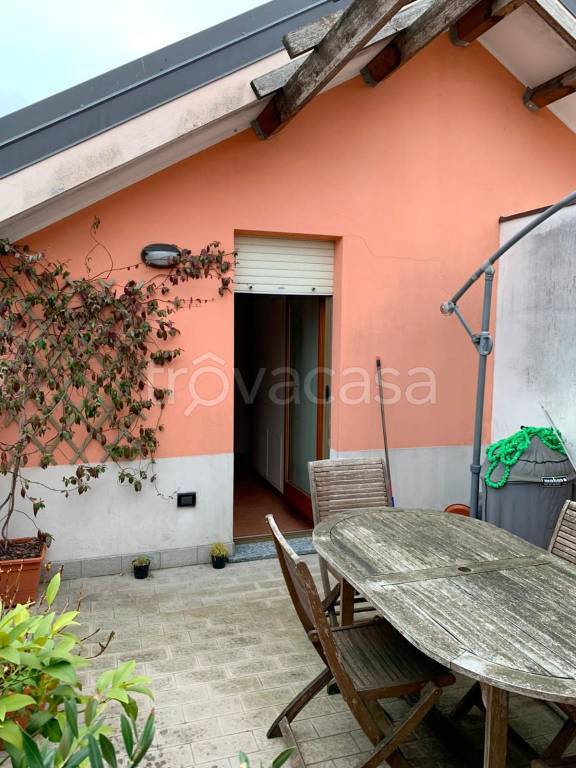 appartamento in affitto ad Oleggio in zona Carmine