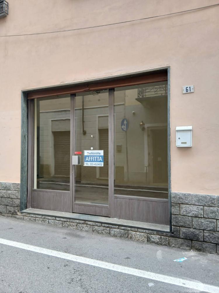 negozio in affitto ad Oleggio