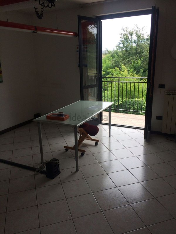 ufficio in affitto a Paruzzaro