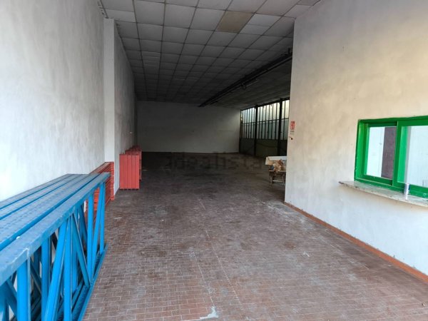 locale di sgombero in affitto a Paruzzaro