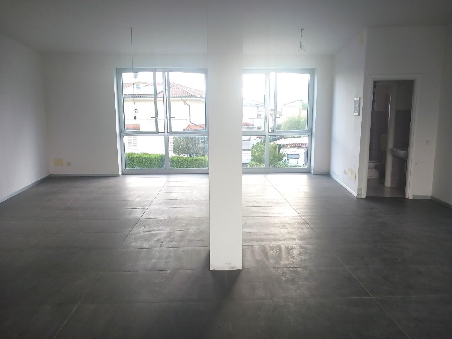 locale commerciale in affitto a Bientina