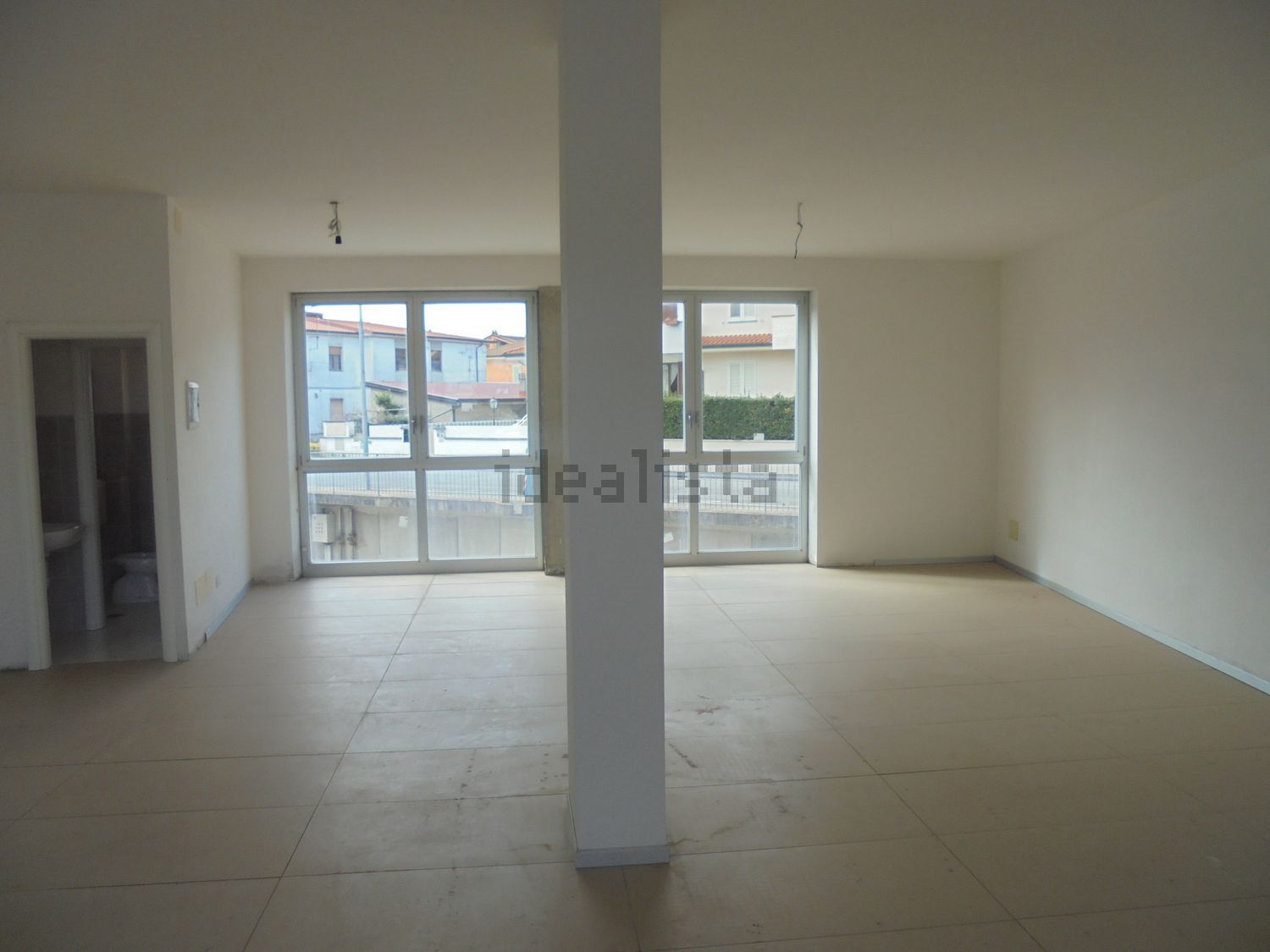 locale di sgombero in affitto a Bientina