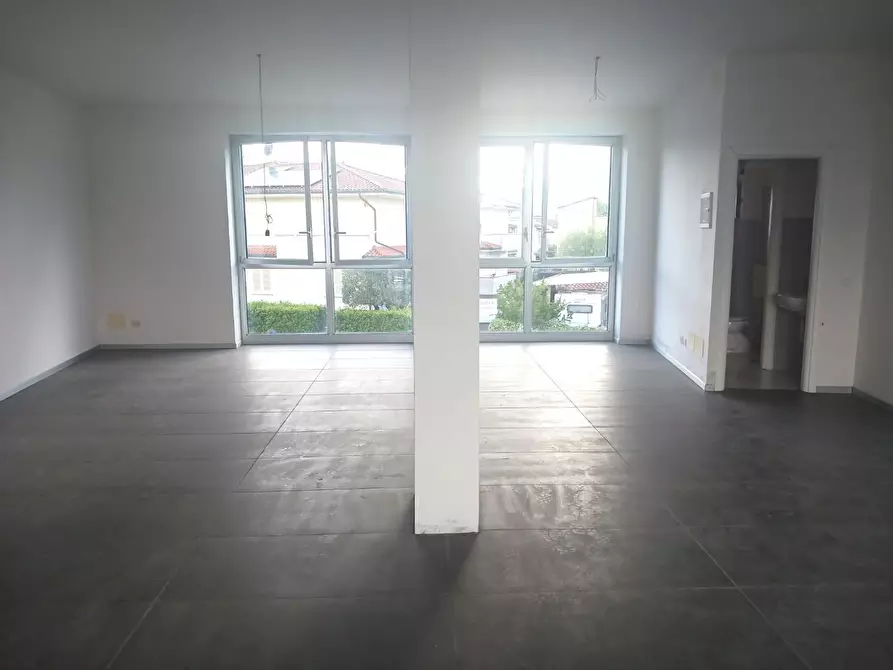 locale commerciale in affitto a Bientina